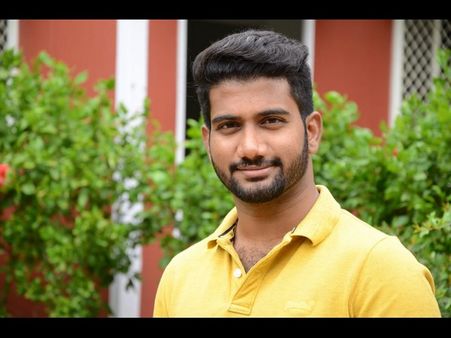 హీరో రాజశేఖర్‌పై అలాంటి విమర్శలు.. జీవిత మేడమ్‌ను భరించడం.. దర్శకుడు ప్రశాంత్ వర్మ