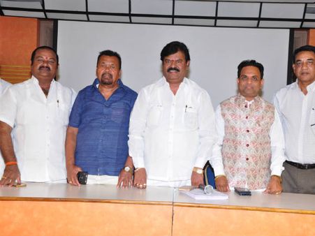 తెలంగాణ నిర్మాతలకు పదవులు ఇవ్వరా? ఎప్పుడు మీరేనా.. భగ్గమన్నటీ ప్రొడ్యూసర్స్