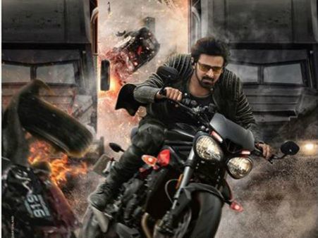 ‘సాహో’ కౌంట్ డౌన్... హే డార్లింగ్స్ అంటూ కిర్రాక్ ఫోటో షేర్ చేసిన ప్రభాస్!