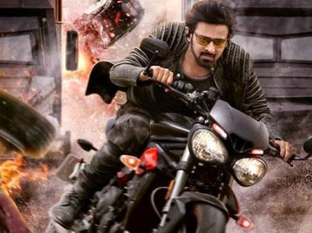 ప్రభాస్‌ అంటే దేశానికి డార్లింగ్.. బాలీవుడ్ విలన్ ప్రశంసలు