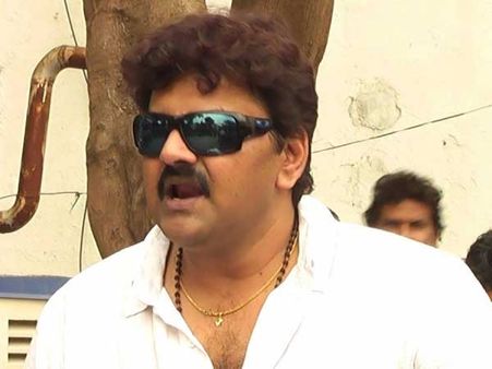 జూ ఎన్టీఆర్ తల్లి కళ్లెంట నీళ్లు పెట్టుకున్నారు, మోహన్ బాబు కూడా భయపడ్డారు: సమీర్