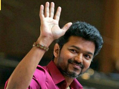 పవన్ కల్యాణ్‌ దారిలో విజయ్.. ప్రజా సీఎం అంటూ ఫ్యాన్స్ హంగామా.. హోరెత్తిన బర్త్ డే వేడుకలు!