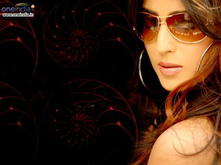 షాకింగ్: ఆ పెళ్లికాని హీరోయిన్‌కు మూడేళ్ల కూతురు, ఇంతకాలం రహస్యంగా...