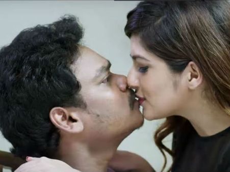 `నేనే కేడీ నెం 1’ అంటూ ముద్దు సీన్లతో రెచ్చిపోయిన షకలక శంకర్