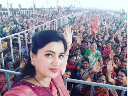 వైఎస్ జగన్ గురించి మాజీ తెలుగు హీరోయిన్, మహరాష్ట్ర ఎంపీ నవనీత్ కౌర్ కామెంట్