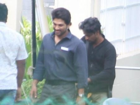 వైరల్ అవుతున్న బన్నీ పిక్.. మెగా ఫాన్స్ ఫిదా.. అక్కడిదే అంటూ టాక్