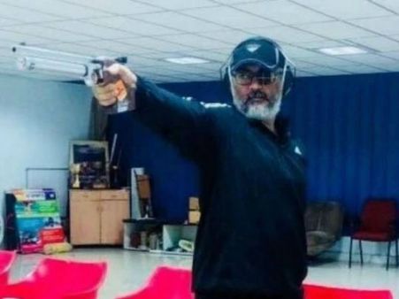 తుపాకులపై మోజు పెంచుకుంటున్న హీరో అజిత్!