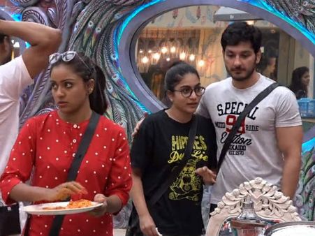 సిల్లీగా ఉందంటూనే చీప్‌ పని చేసిన పునర్నవి.. అలీ రేజాపై నిందలు.. హగ్గిచ్చి వదిలాడు