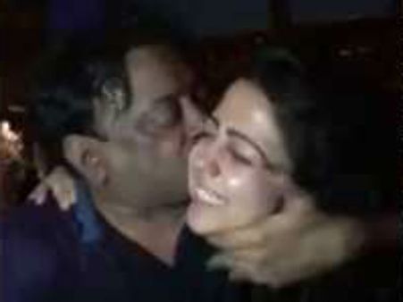 అలాగే తిట్టు వర్మ.. జగన్‌ ఇట్లైనా దారికొస్తాడేమో! అబ్బో.. ఛార్మి రచ్చ మామూలుగా లేదుగా