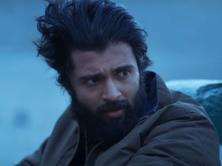 భయపెడుతున్నారని అనుకొంటాన్నారేమో.. మీరే భయపడుతున్నారు.. డియర్ కామ్రేడ్ ట్రైలర్ కేక