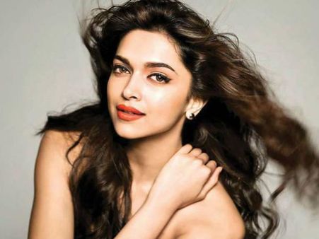 లైంగికంగా వేధించాడు, ఆ దర్శకుడితో సినిమా చేయడంపై దీపిక పదుకోన్‌‌పై విమర్శలు!