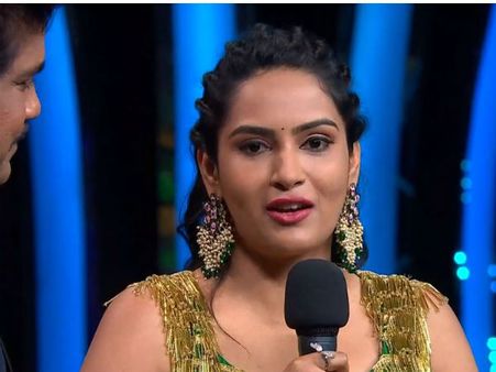 బిగ్ బాస్ హౌస్‌లో ఐదో పార్టిసిపెంట్ టీవీ నటి హిమజ.. మాస్ మసాలా పాటతో!