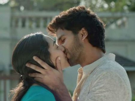 కుమ్మేస్తున్న కబీర్ సింగ్ .. ఇండియా టాప్ టెన్ జాబితాలో అరుదైన రికార్డు