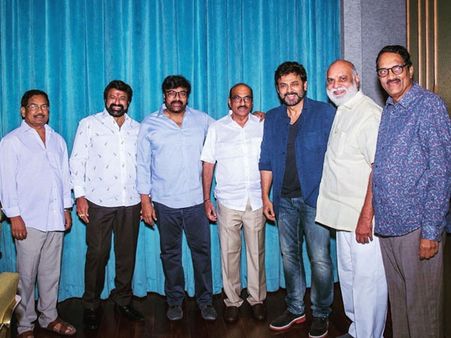 కోదండరామిరెడ్డి బర్త్ డే: సరదాగా గడిపిన చిరు, బాలయ్య, వెంకీ, ఇంకా స్టార్స్ (ఫోటోస్)