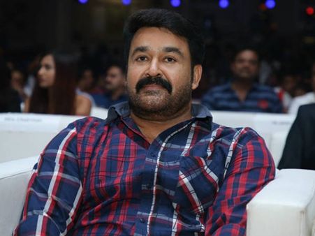 బిగ్గెస్ట్ బడ్జెట్ మూవీతో దర్శకత్వంలోకి దిగుతున్న సూపర్ స్టార్... వివరాలు ఇవే!