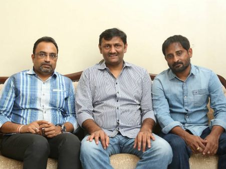 మహేశ్, ఎన్టీఆర్, బన్నీలతో సినిమా.. అధికారిక ప్రకటన చేసిన మైత్రీ నిర్మాత