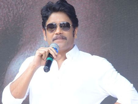 డబ్బు కోసం నాగార్జున మాట మార్చారా? సోషల్ మీడియాలో దారుణమైన ట్రోలింగ్!