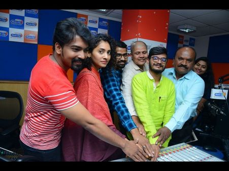 ఫీల్ గుడ్ సాంగ్‌తో నీ జతగా.. అనంత శ్రీరాం చేతుల మీదుగా