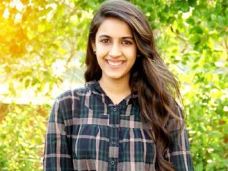 చిరు, నాగబాబుకు చెప్పేసిన నిహారిక: మెగా ఫ్యాన్స్‌కు బ్యాడ్ న్యూస్