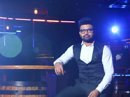 కొంచెం టచ్‌లో ఉంటే చెప్తా సీజన్ 4 రెడీ.. ప్రభాస్‌తో యాంకర్ ప్రదీప్‌?