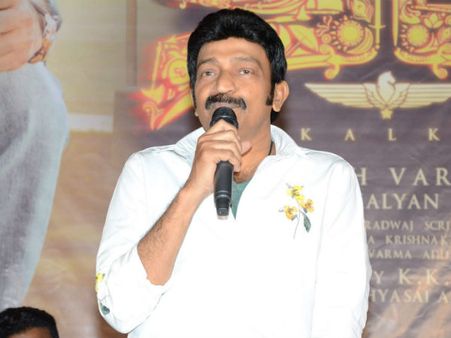 కాకి పిల్ల కాకికి ముద్దు, విజయ్ దేవరకొండ లాంటి వాళ్లతో పోటీ పడతా: రాజశేఖర్