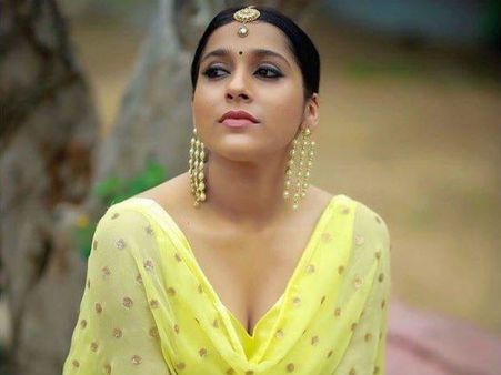 బికినీ ఫొటో షేర్ చేసిన రష్మీ.. సిక్స్ ప్యాక్ బాడీ.. ఇంక లేట్ ఎందుకు నువ్వు కూడా అంటూ..