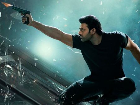 ‘సాహో’ యాక్షన్ పోస్టర్ అదుర్స్... కానీ ఎక్కడి నుంచి లేపారో తెలుసా?