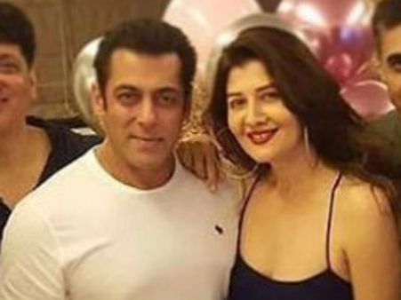 క్రికెటర్ అజర్ మాజీ భార్యతో సల్మాన్.. బర్త్ డే పార్టీతో మళ్లీ చిగురించిన బంధం