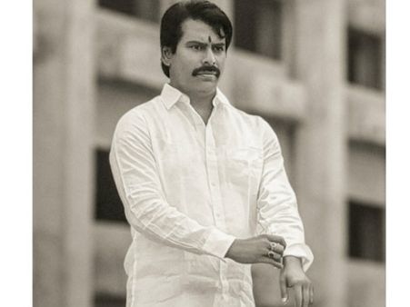 కేక పుట్టిస్తున్న దేవినేని ఫస్ట్ లుక్.. వంగవీటి రంగాగా సురేష్ కొండేటి