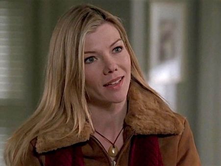 ప్రముఖ నటి హఠాన్మరణం, విషాదంలో సినీ సెలబ్రిటీలు