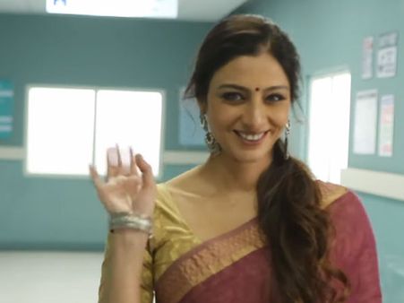 అల్లు అర్జున్-త్రివిక్రమ్ మూవీ సెట్లోకి ఎంటరైన టబు, ఈ టీజర్ చూశారా..