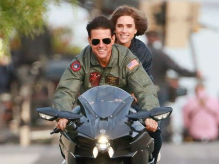 ‘టాప్ గన్ మావెరిక్’ ట్రైలర్: టామ్ క్రూయిజ్ ఒళ్లు గగుర్బొడిచే విమాన విన్యాసాలు!