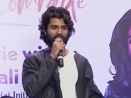 ఇలా పోలీసుల పక్కన కూర్చోవాల్సి వస్తుందని ఊహించలేదు.. విజయ్ దేవరకొండ సెన్సేషన్