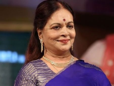 విజయ నిర్మల ఆస్తులపై అసందర్భ వార్తలు... మండి పడుతున్న ఫ్యాన్స్!