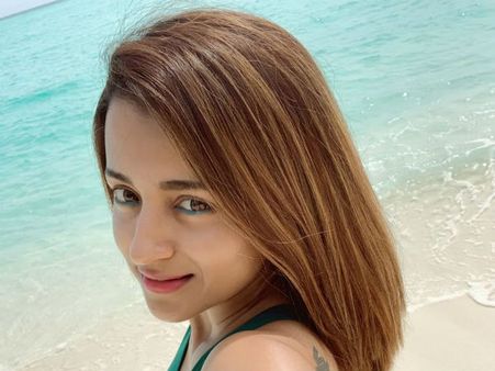 నన్ను డీల్ చేయడానికి అదే కరెక్ట్ టైమ్.. బికినీ అందాలతో త్రిష సెన్సేషన్