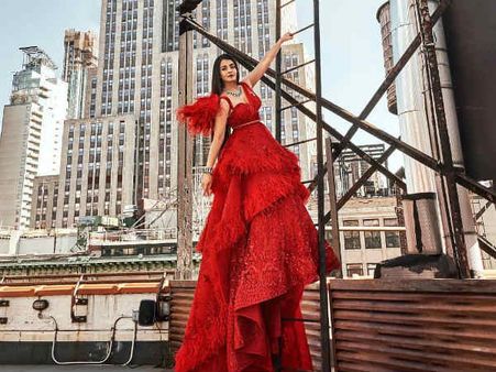 ఐశ్వర్యారాయ్ డ్రెస్ చూస్తే షాక్ కావాల్సిందే.. న్యూయార్క్ నగరంలో ఇలా.. నెటిజన్ ట్రోల్స్!