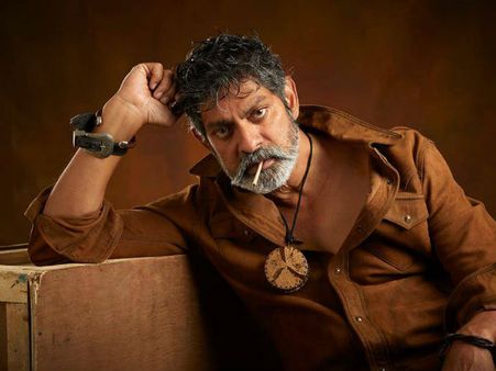 ఎవరూ ఊహించని పాత్రలో జగపతిబాబు.. మరీ ఇంత క్రూరంగానా.!