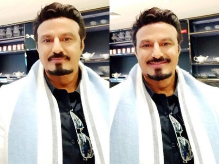 బాలయ్య వయసు తగ్గిపోయిందా ఏంటీ.. కొత్త లుక్ అదిరిపోయిందిగా.. ఆశ్చర్యంలో సినీ ప్రియులు