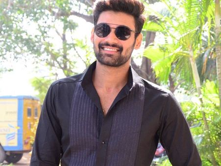 బెల్లంకొండ శ్రీనివాస్ బంపర్ ఆఫర్.. హిందీలోనూ కుమ్మేస్తున్న యువ హీరో!