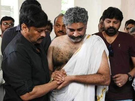 దేవదాస్ కనకాల కుటుంబ సభ్యులకు చిరంజీవి పరామర్శ!