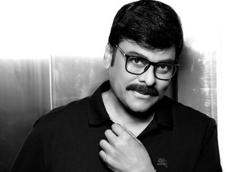 షాకిస్తున్న చిరంజీవి లేటెస్ట్ లుక్.. వైరల్ పిక్.. రివీల్ చేసిన ఉపాసన