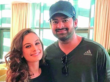 అడగ్గానే కాదనలేకపోయా.. ప్రభాస్‌తో బాగా ఎంజాయ్ చేశా.. అసలు విషయం బయటపెట్టేసిన హీరోయిన్