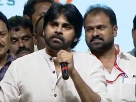 చిరంజీవి లాంటి అన్నయ్య ఉంటే.. అలాంటి ఆత్మహత్యలు ఉండేవి కావు.. పవన్ కల్యాణ్