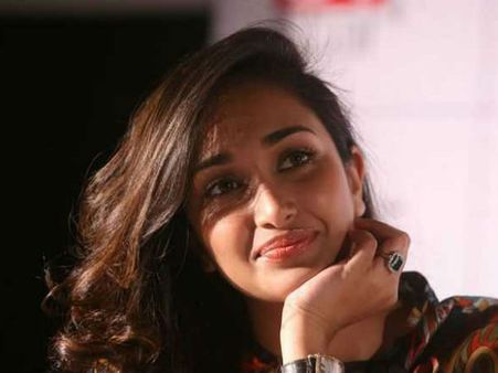 దివంగత హీరోయిన్‌ జీవితంపై ఫిలిమ్.. మూడు భాగాలుగా లైఫ్ స్టోరీ