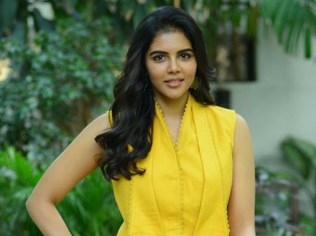 ఆయనకు మహిళే బలహీనత.. ఆ విషయం చెబితే దర్శకుడు చంపేస్తాడు.. కల్యాణి ప్రియదర్శన్