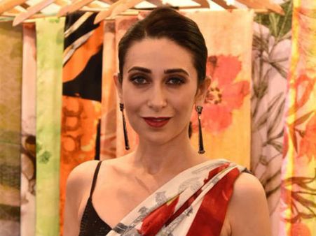 50 డిగ్రీల వేడిలో 30 డ్రస్సులు మార్చా, చాలా కష్టంగా: కరిష్మా కపూర్