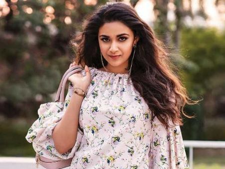 కొత్త డైరెక్టర్‌తో కమిటైన కీర్తి సురేష్.. జాతీయ అవార్డు దక్కిన తర్వాత!