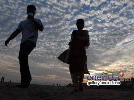 హీరోయిన్‌కు ప్రేమ పేరుతో హీరో వేధింపులు... తల పట్టుకున్న నిర్మాతలు!