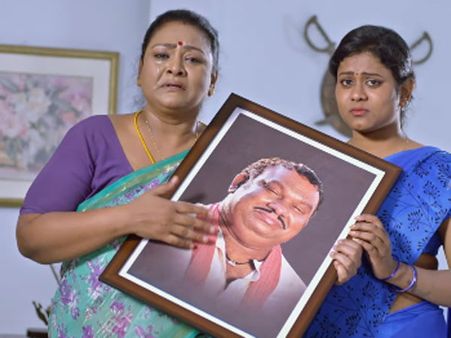 సంపూర్ణేశ్ సినిమాలో కత్తి మహేశ్‌పై సెటైర్.. కావాలనే చేశారా.?