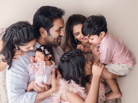 నలుగురు పిల్లలతో మంచు విష్ణు దంపతులు.. ఫొటోలు వైరల్